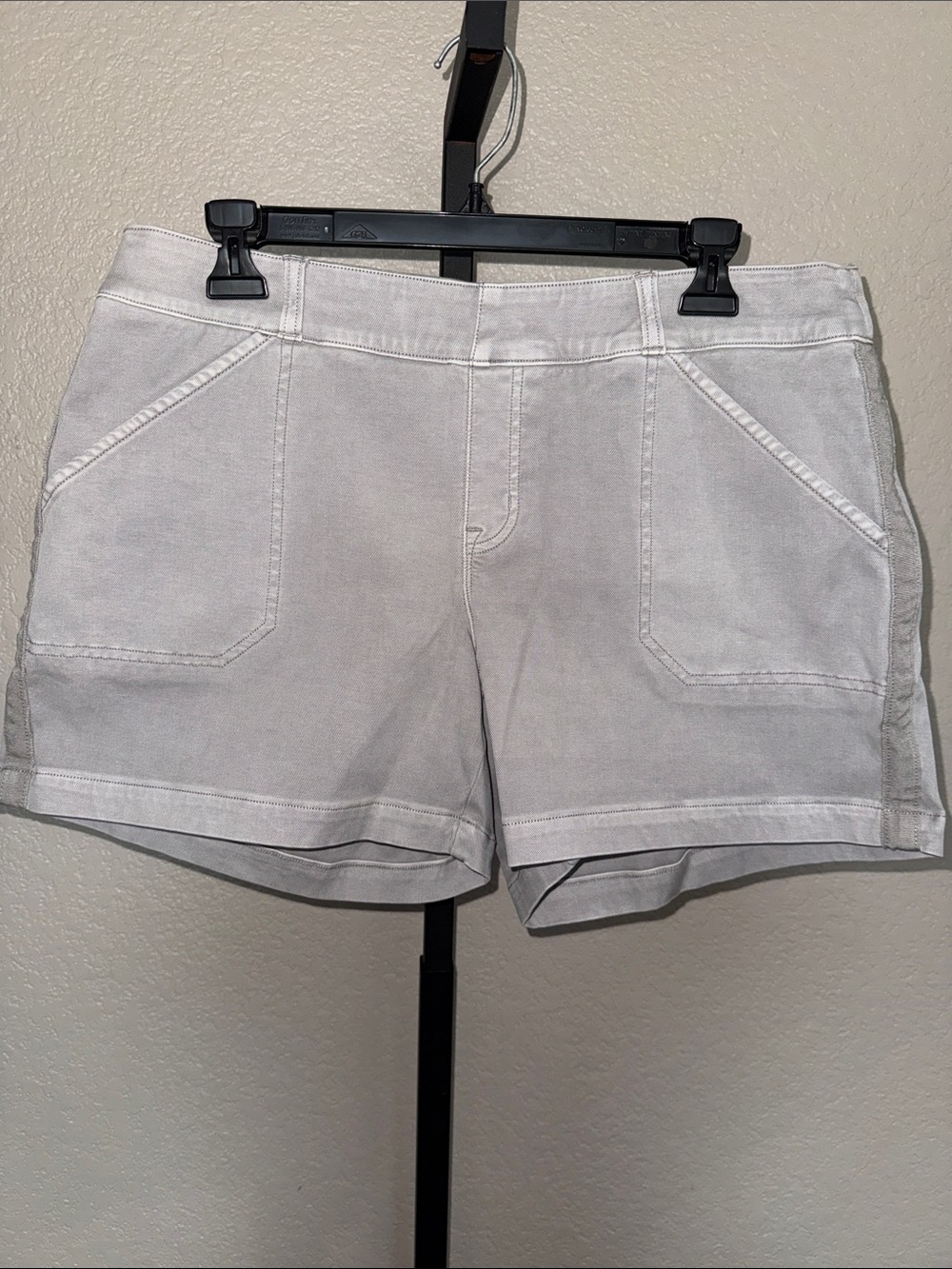 Spanx Light Gray Pull On Shorts XL